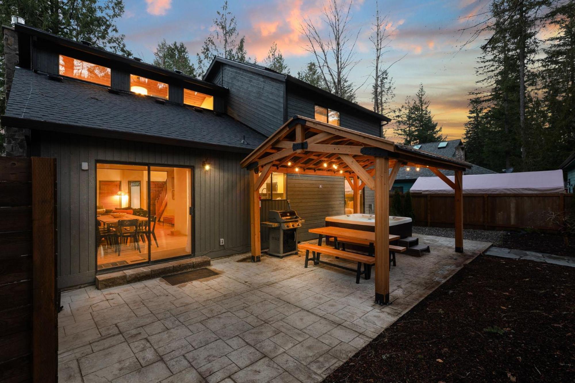 Stay Portland Collection - Alpine Retreat Hot Tub, Fire Pit & Game Room Rhododendron Exteriér fotografie