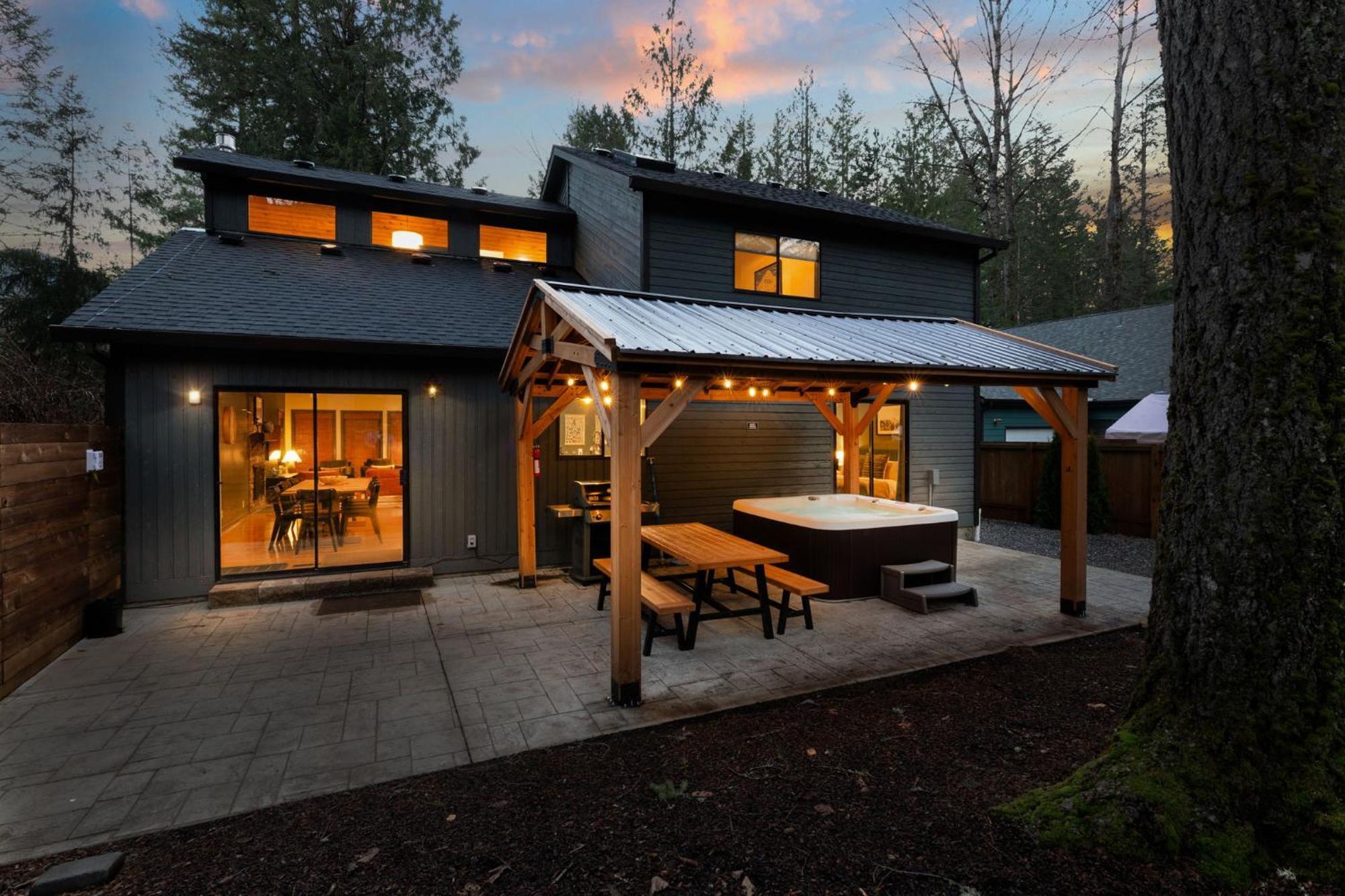 Stay Portland Collection - Alpine Retreat Hot Tub, Fire Pit & Game Room Rhododendron Exteriér fotografie