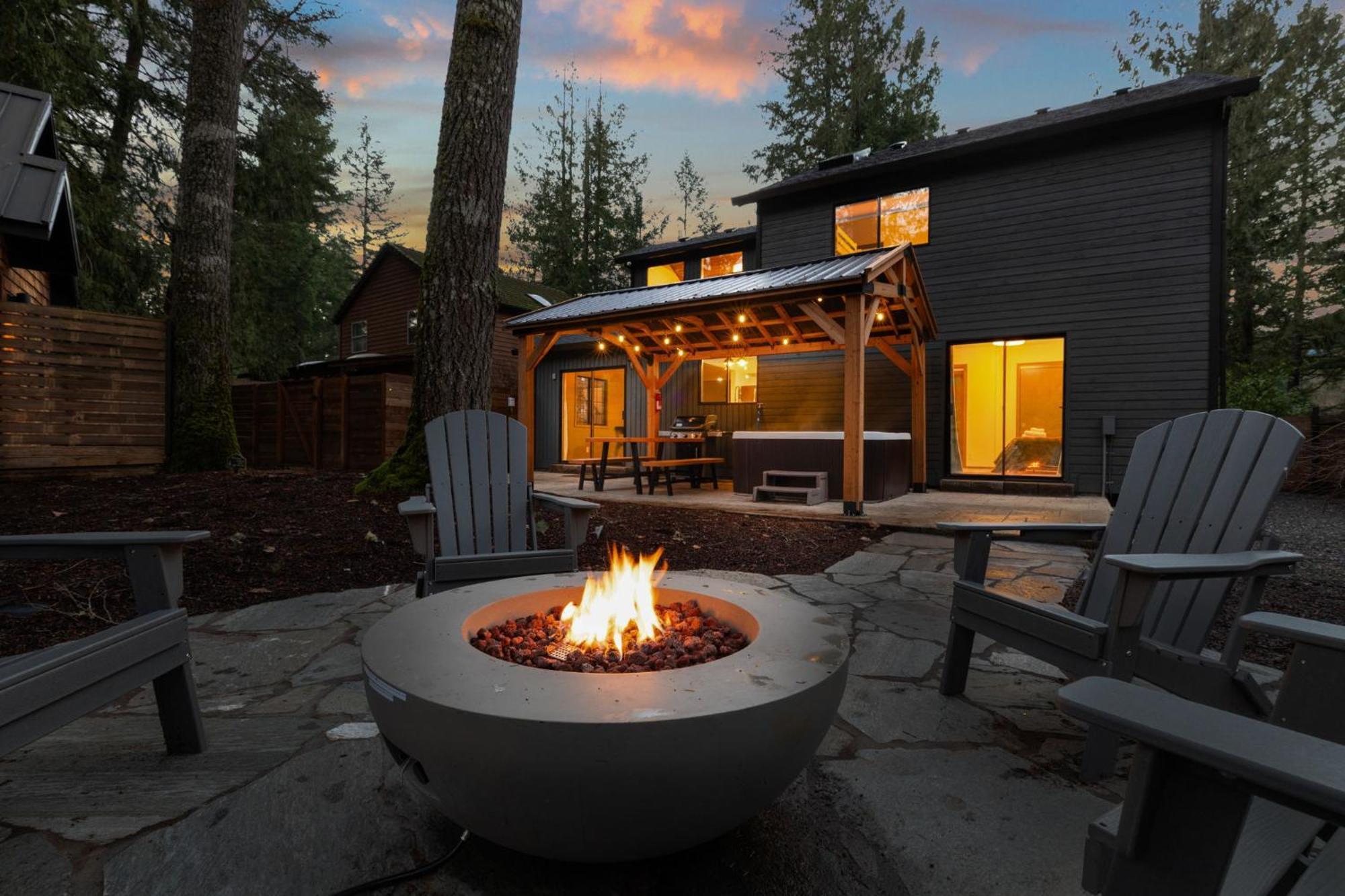 Stay Portland Collection - Alpine Retreat Hot Tub, Fire Pit & Game Room Rhododendron Exteriér fotografie