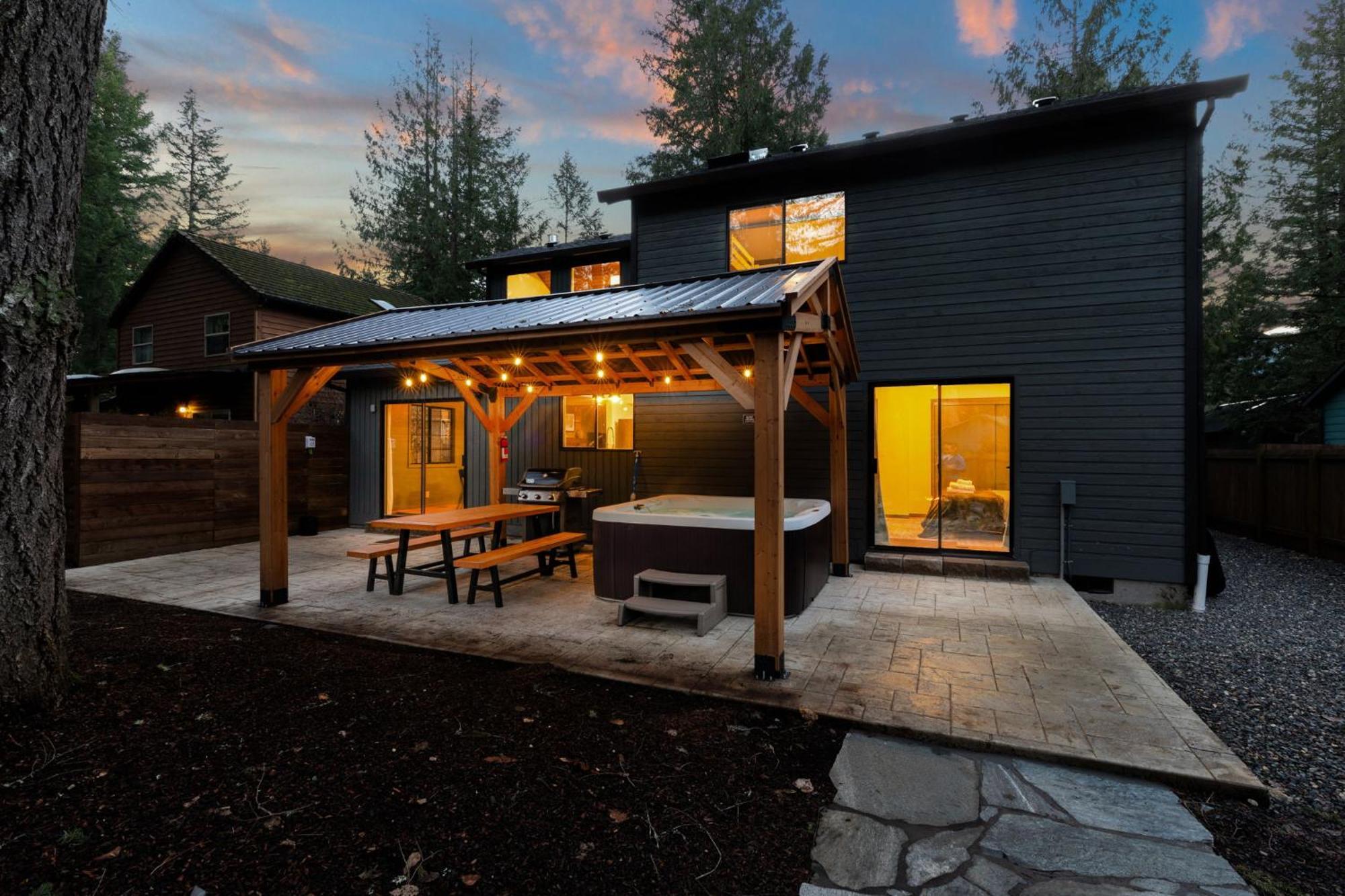 Stay Portland Collection - Alpine Retreat Hot Tub, Fire Pit & Game Room Rhododendron Exteriér fotografie